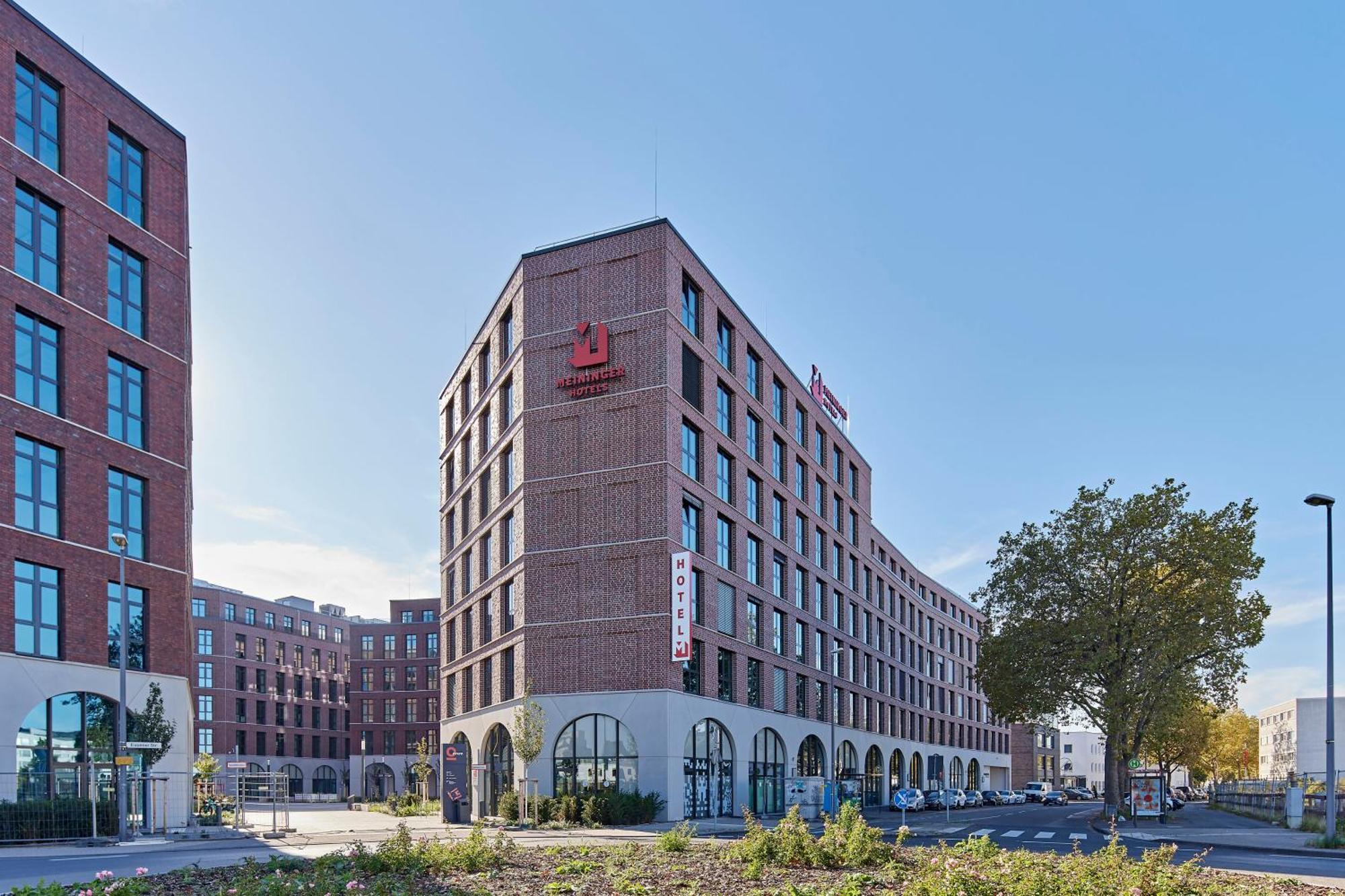 Meininger Hotel Koeln West Exterior foto