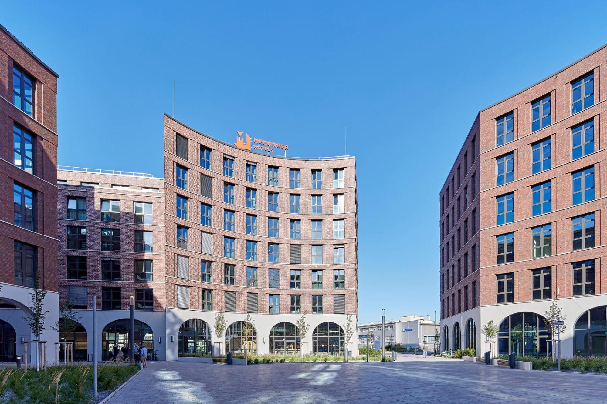 Meininger Hotel Koeln West Exterior foto