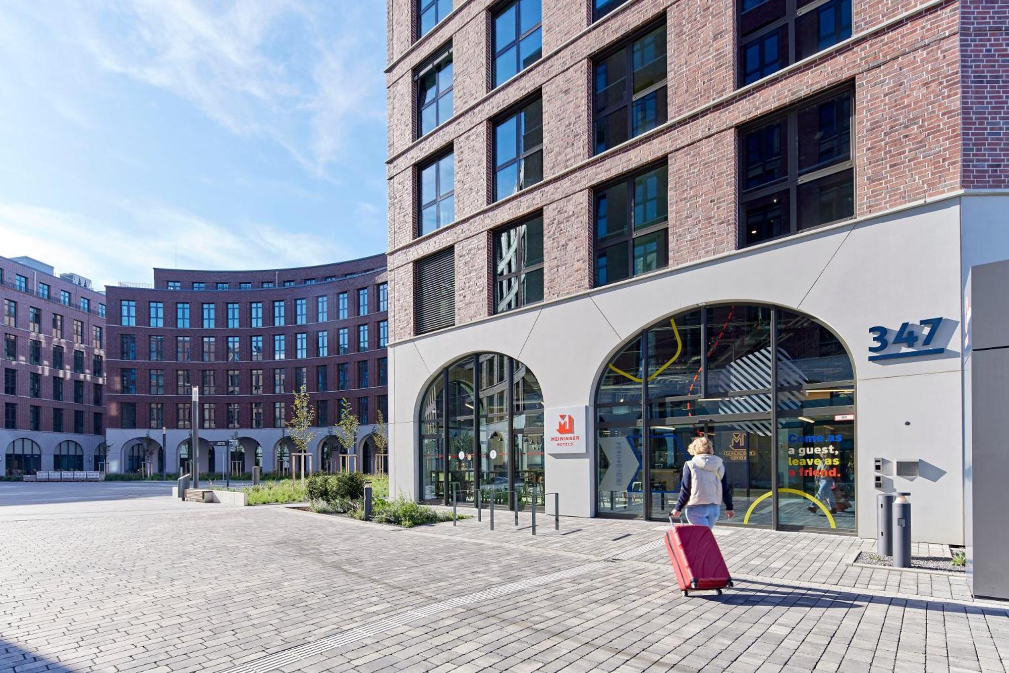 Meininger Hotel Koeln West Exterior foto